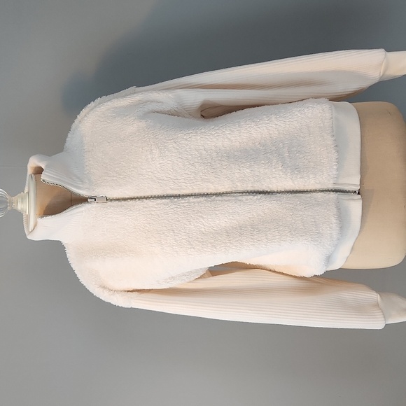 NWT Workshop Republic zip teddy sweater. White/Cream. Size Small - Picture 5 of 8